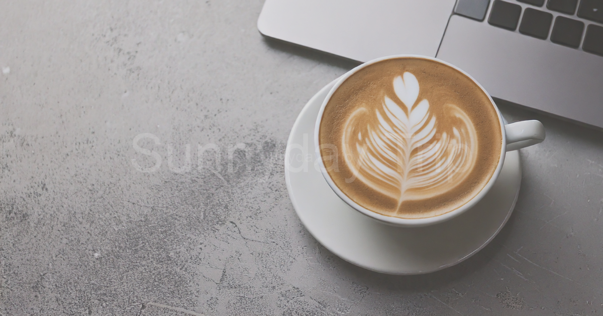 パソコンとコーヒー