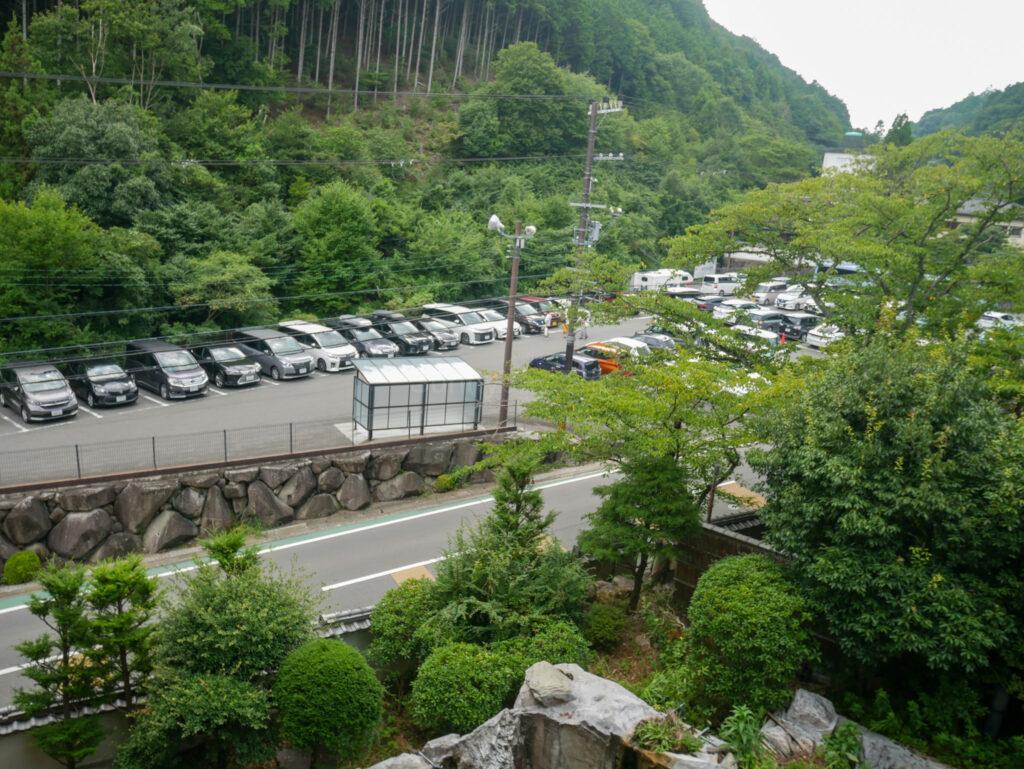 渓山閣駐車場
