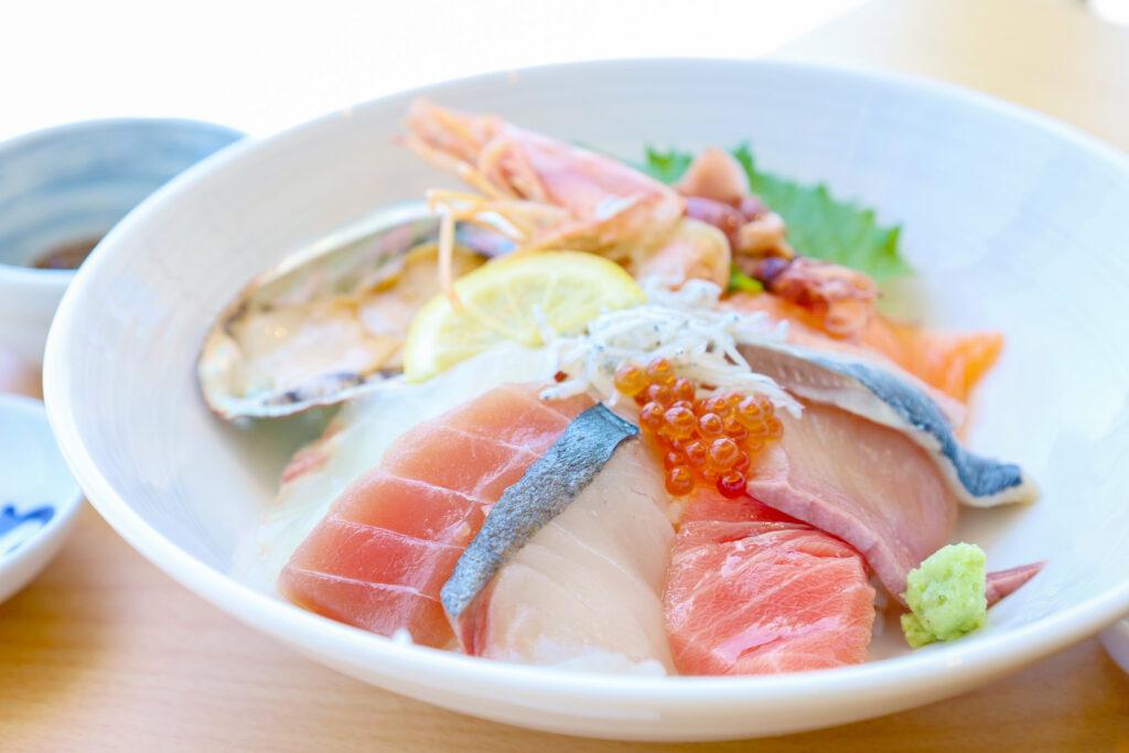 アクアイグニスの海鮮丼